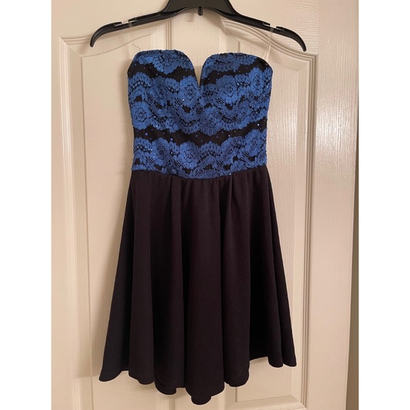 Dress - Picture 1 of 5